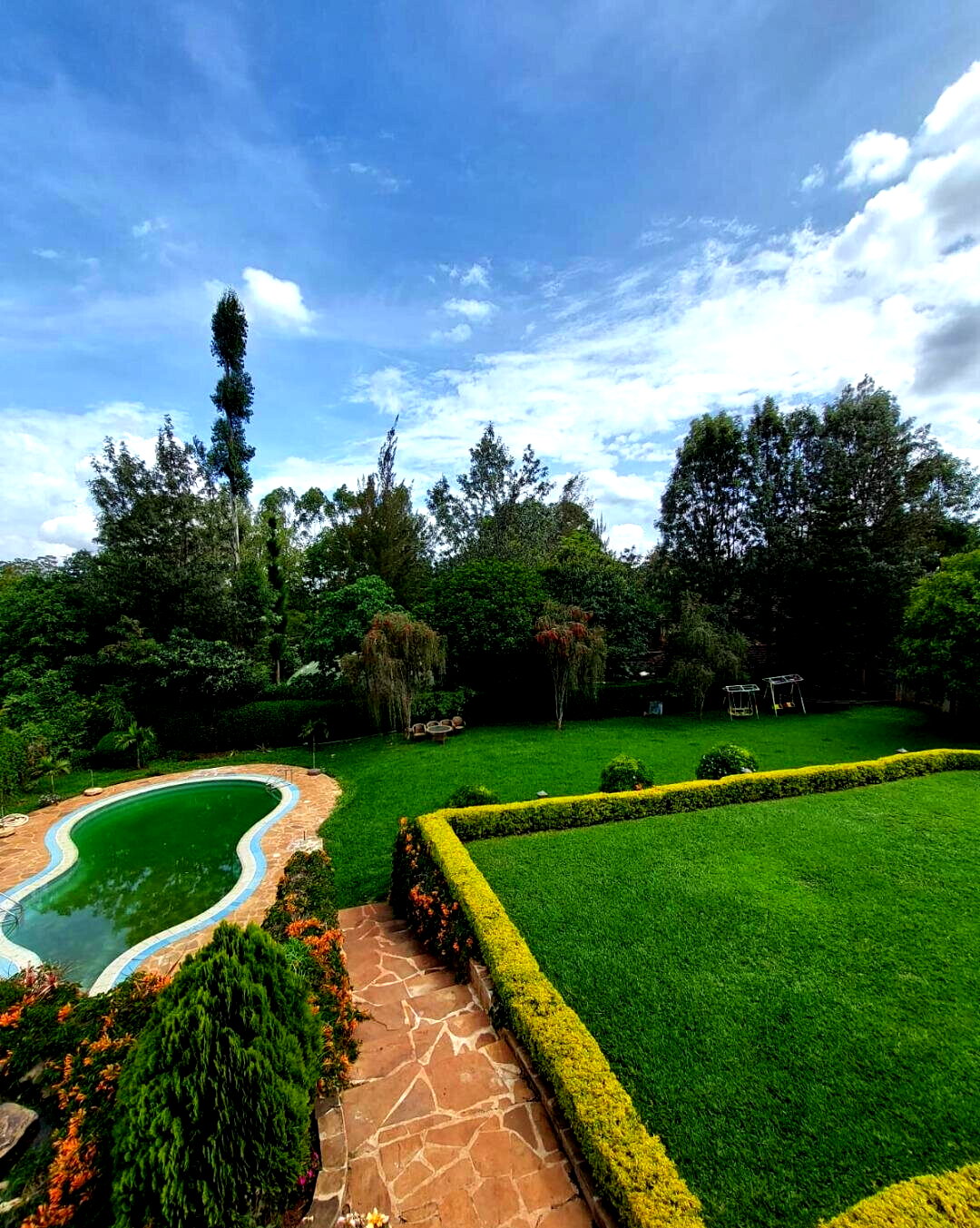 1.2 Acre Garden Oasis for Rent