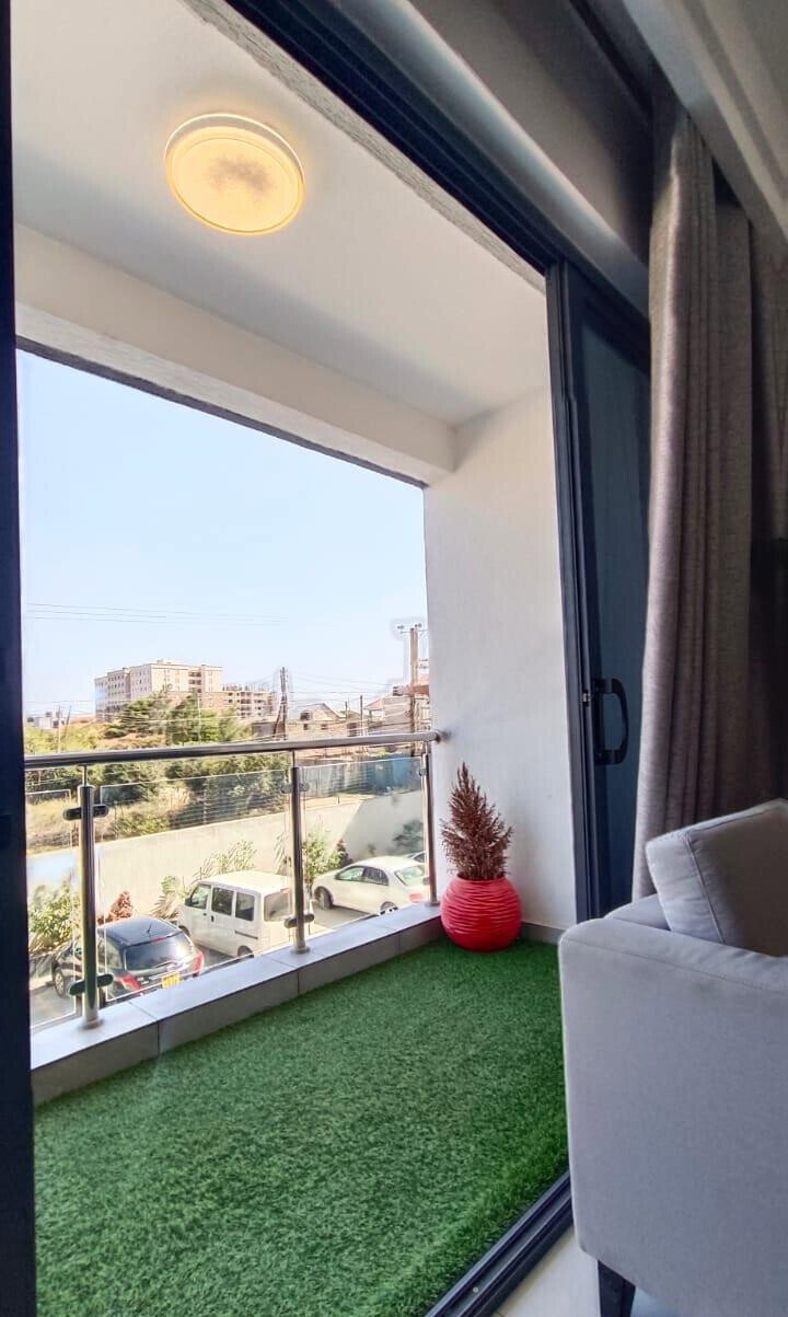3BR Apartment with Olympic Pool & Smart Features - Syokimau