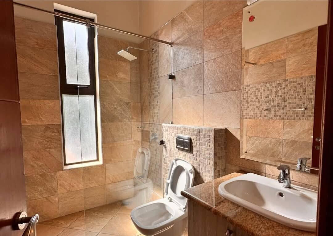 5-Ensuite Villa on Half-Acre with Shared Pool – Karen