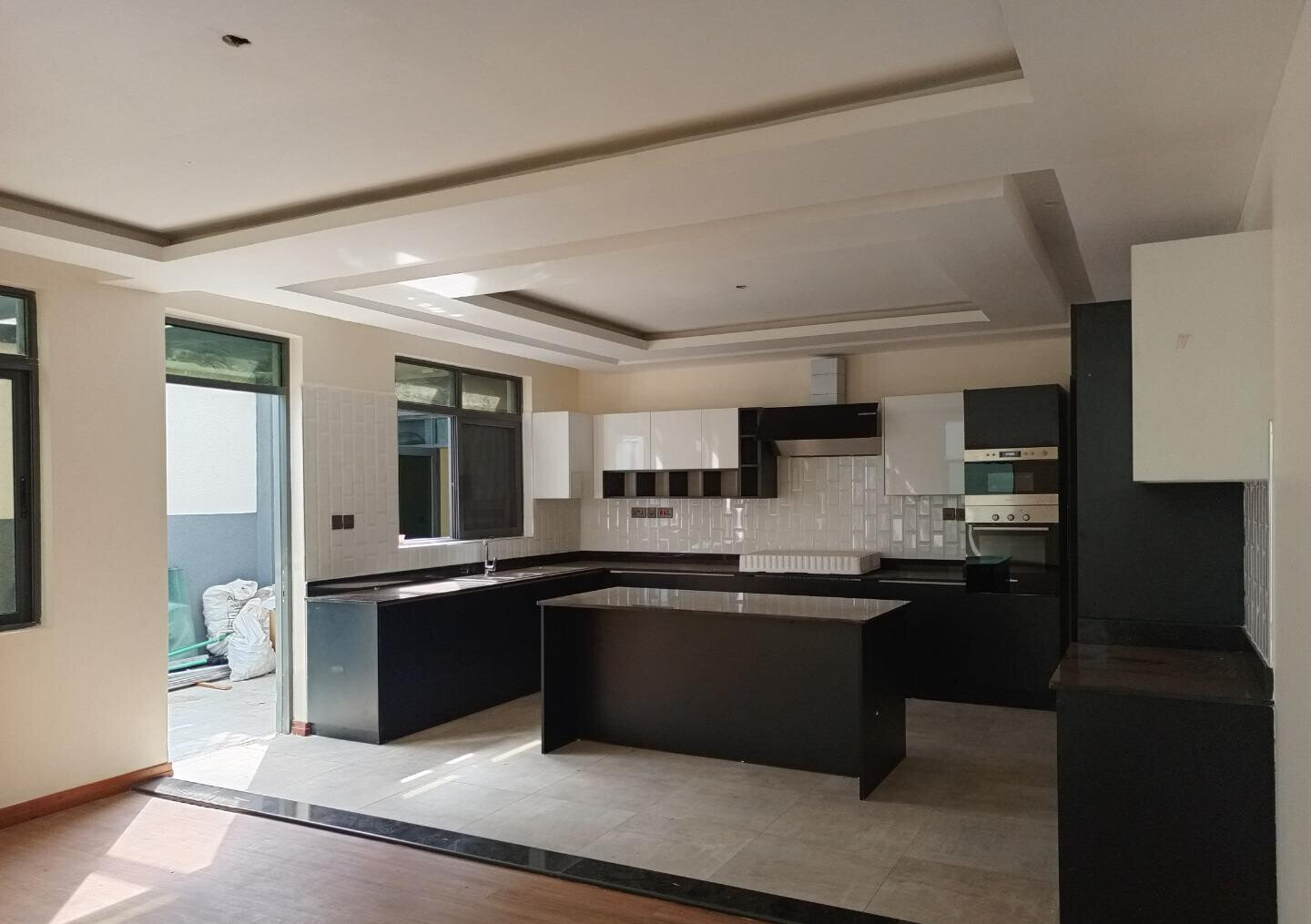 5-Bed Townhouse with Solar Hot Water & Gym - Lavington