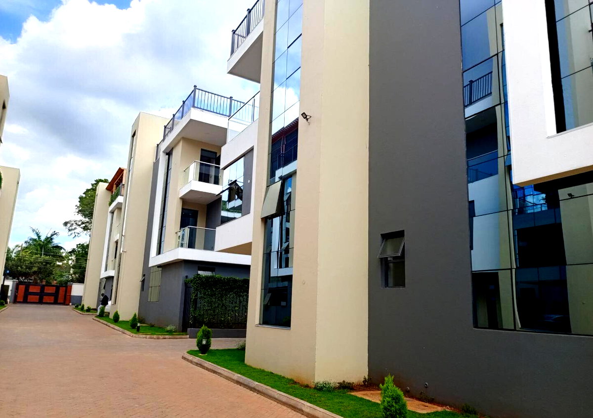 5-Bed Townhouse with Solar Hot Water & Gym - Lavington