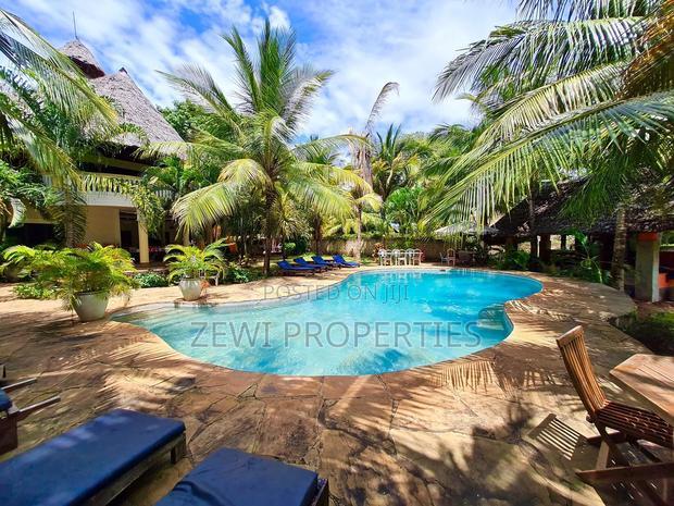 Furnished 5bdrm Villa in Diani for sale