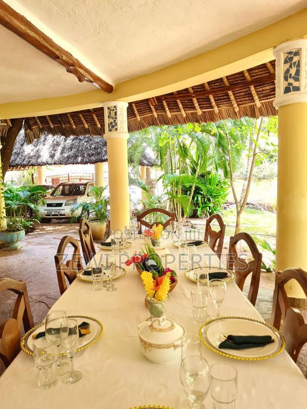 Furnished 5bdrm Villa in Diani for sale