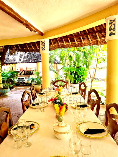 Furnished 5bdrm Villa in Diani for sale - Image 9