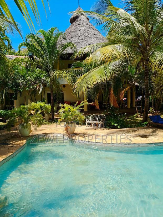 Furnished 5bdrm Villa in Diani for sale