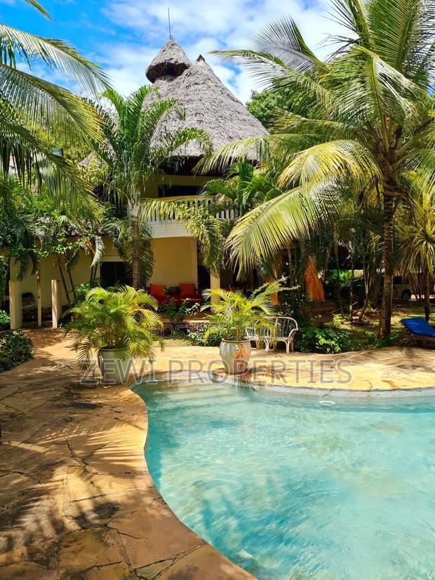 Furnished 5bdrm Villa in Diani for sale