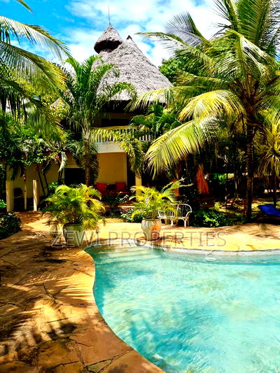 Furnished 5bdrm Villa in Diani for sale - Image 1