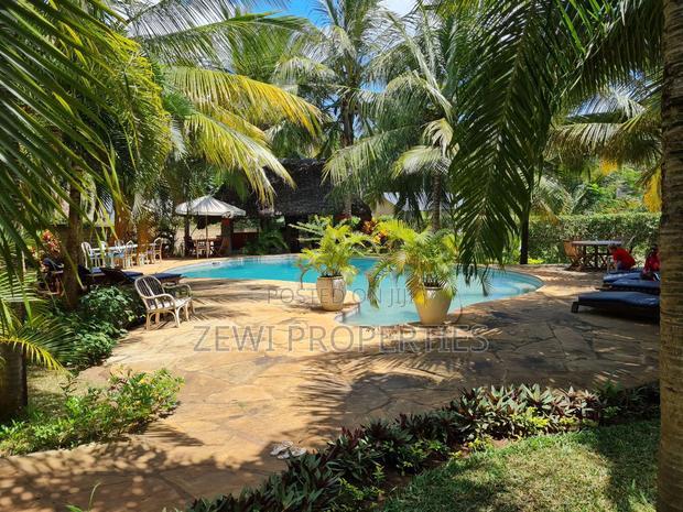 Furnished 5bdrm Villa in Diani for sale