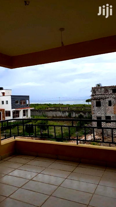 For Sale 3 Bedrooms Town Houses Kikambala - Image 3