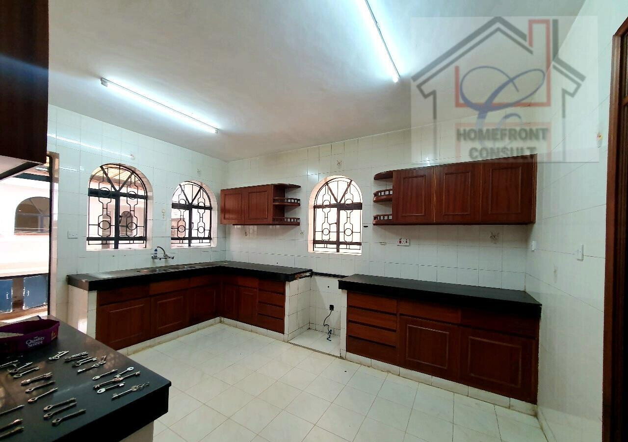 5-Bed Villa with Study & Outdoor Kitchen - Westlands