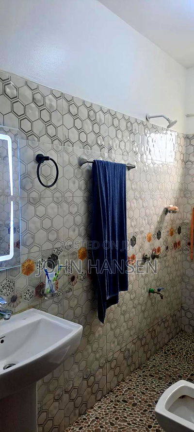 Furnished 3bdrm Apartment in Bombolulu for sale - Image 3