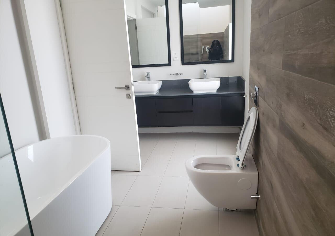 5-Bed Townhouse with Jacuzzi Master & CCTV Security - Lavington