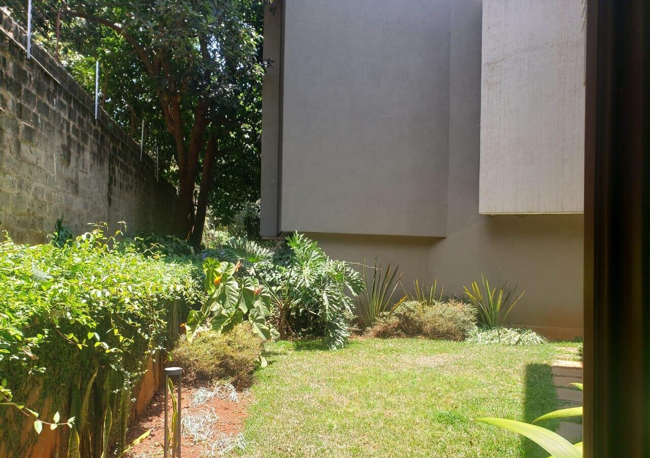 5-Bed Townhouse with Jacuzzi Master & CCTV Security - Lavington