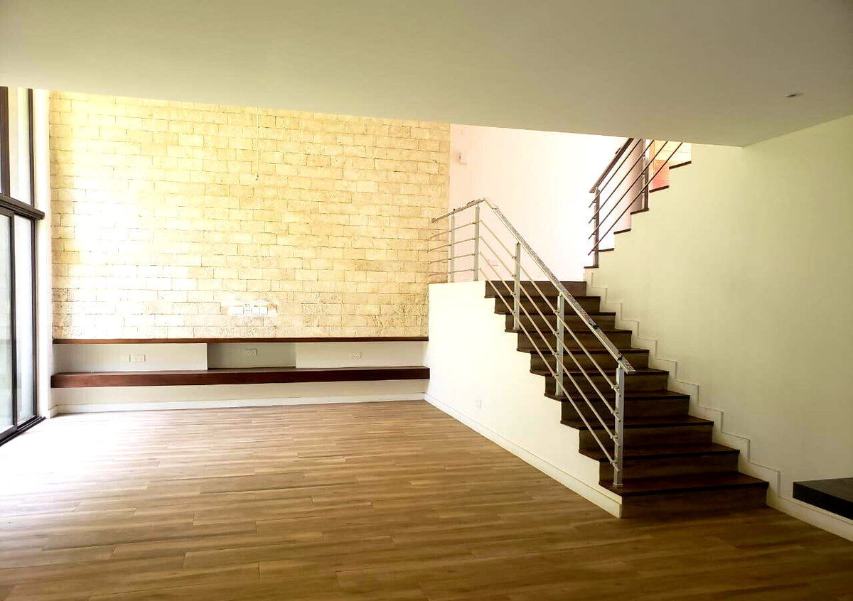 5-Bed Townhouse with Jacuzzi Master & CCTV Security - Lavington
