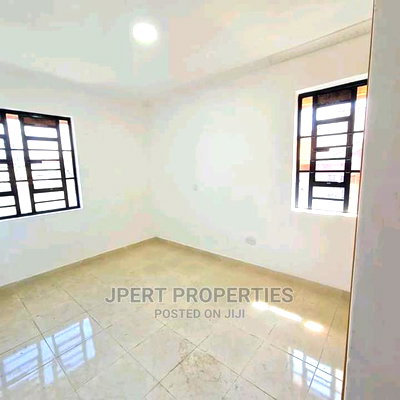 4bdrm Maisonette in Membley for Sale - Image 3
