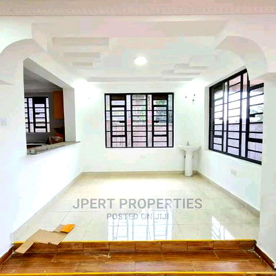 4bdrm Maisonette in Membley for Sale - Image 4
