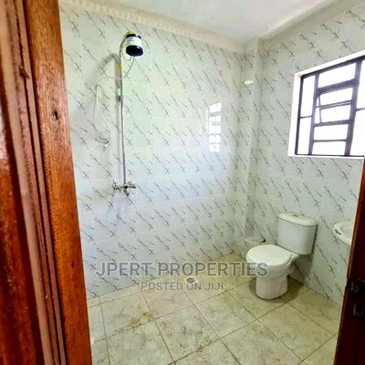 4bdrm Maisonette in Membley for Sale - Image 5