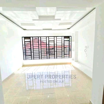 4bdrm Maisonette in Membley for Sale - Image 9