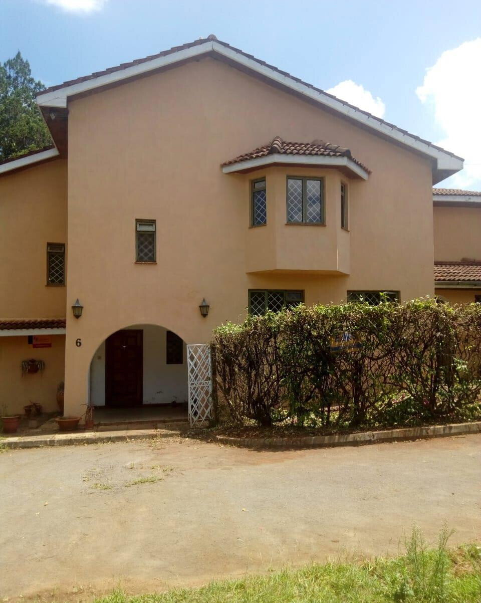 5-Ensuite Townhouse with DSQ & Beautiful Garden - Lavington