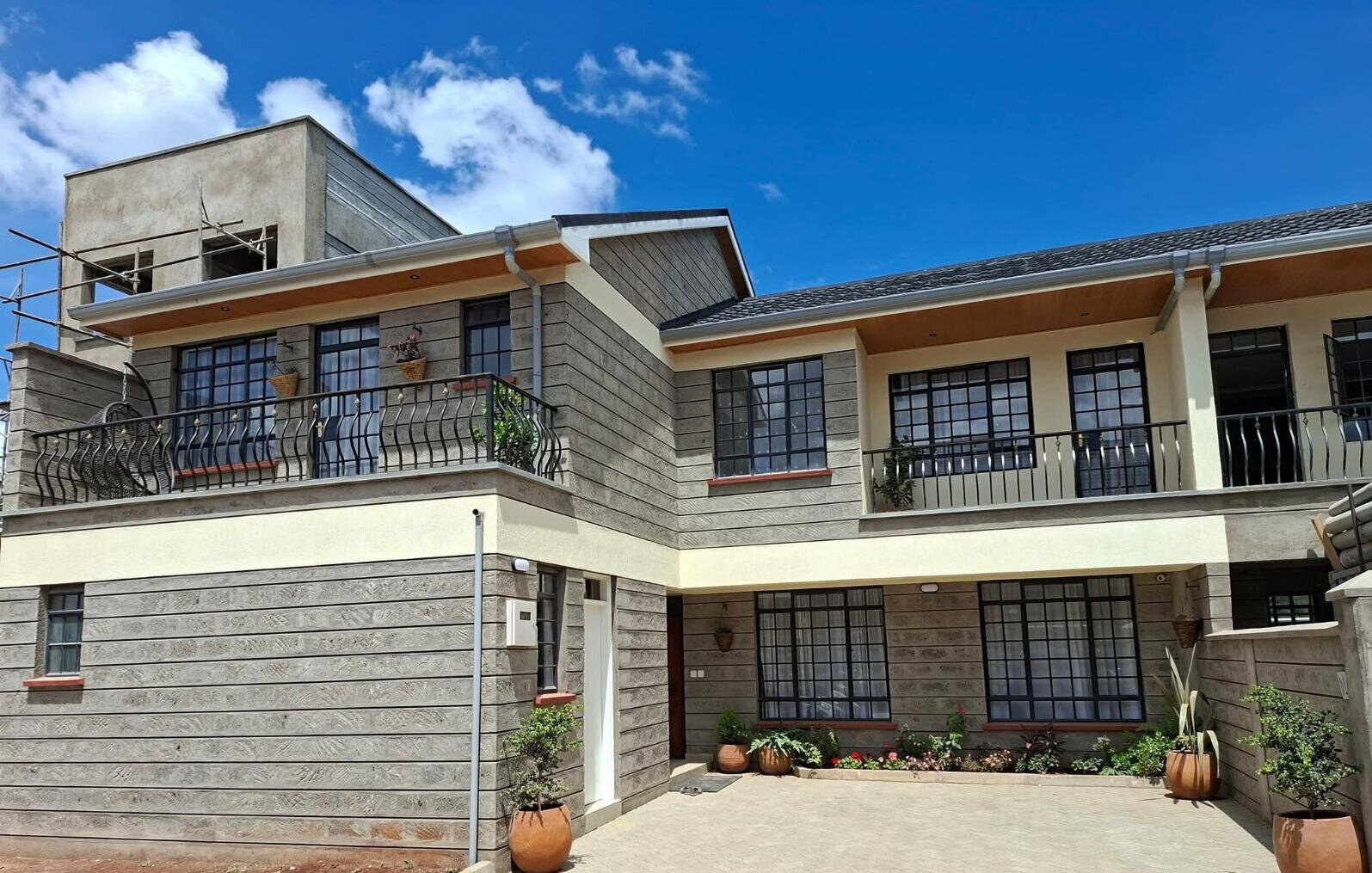 4 En-Suite Bedrooms with DSQ & Mature Lawns - Syokimau