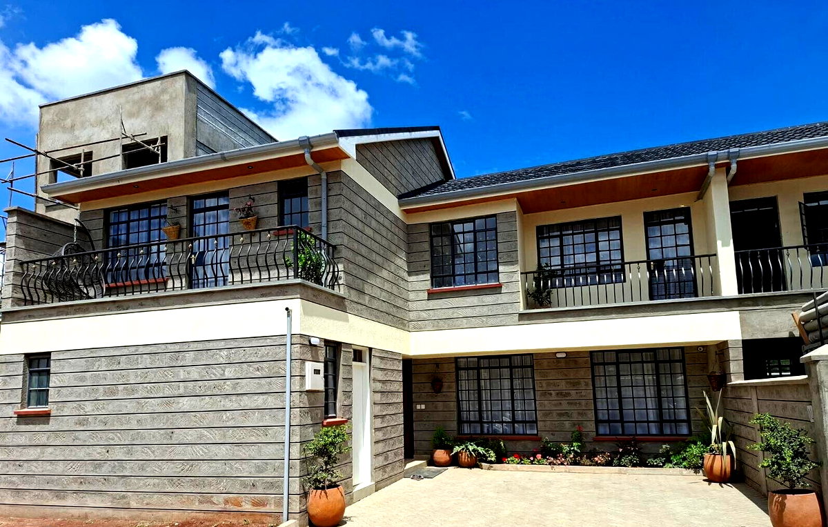4 En-Suite Bedrooms with DSQ & Mature Lawns - Syokimau