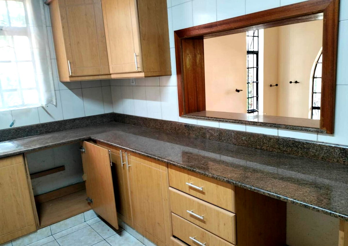 4-Ensuite Townhouse with Backup Generator & Borehole - Lavington