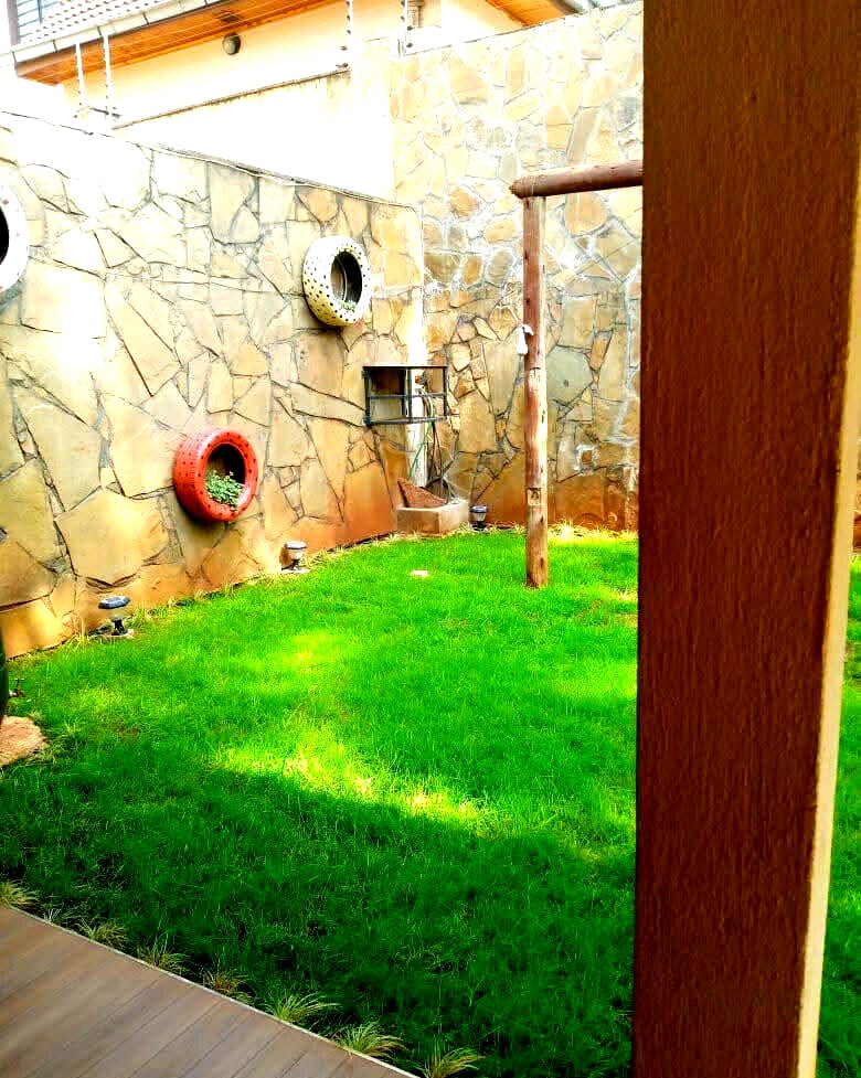 6-Ensuite Townhouse with Gazebo & Bar Area - Lavington