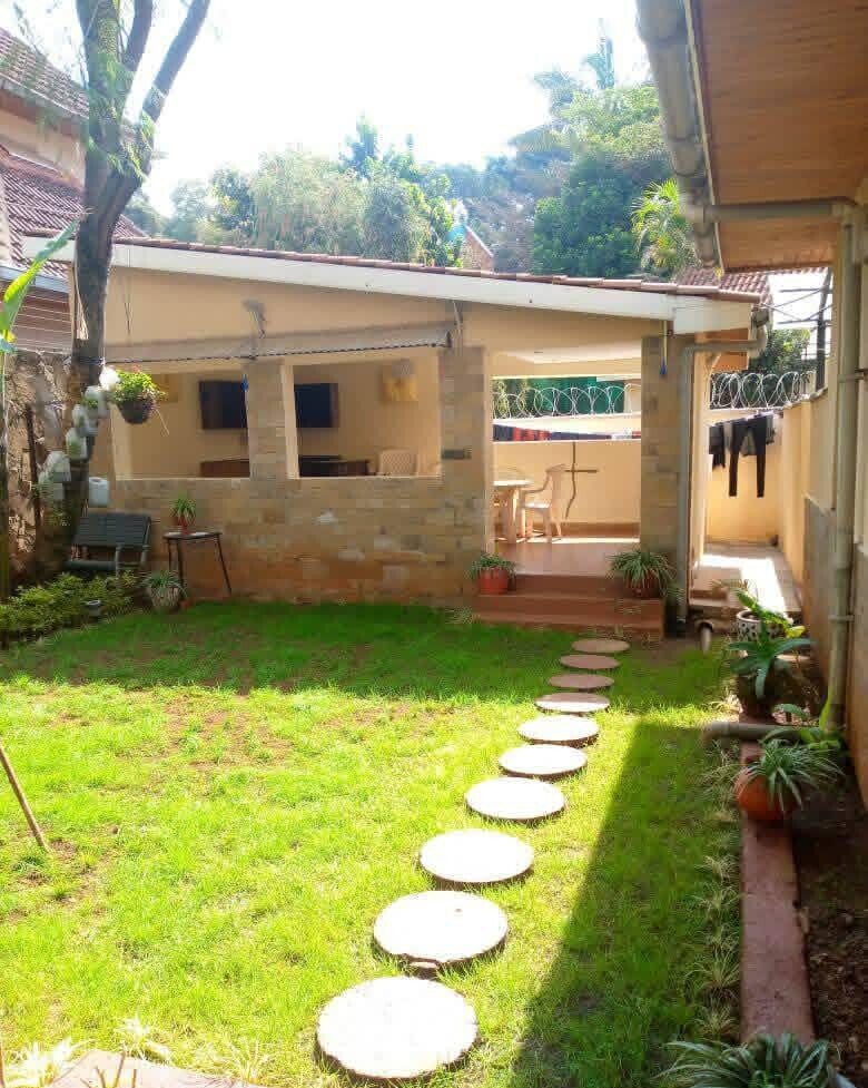 6-Ensuite Townhouse with Gazebo & Bar Area - Lavington