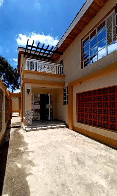 50x100 Plot 5BR Maisonette