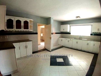4bdrm Bungalow in Hardly, Karen for Rent - Image 8