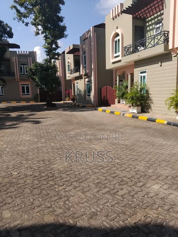 5bdrm Villa in Nyali Mkomani for rent