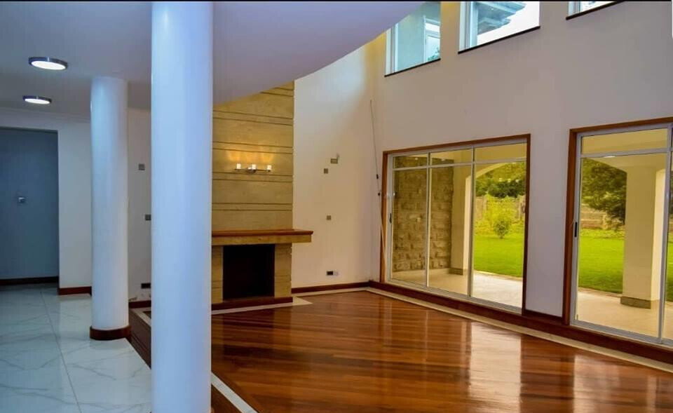Half-Acre Villa with Private Jacuzzi & Kitchenette – Karen