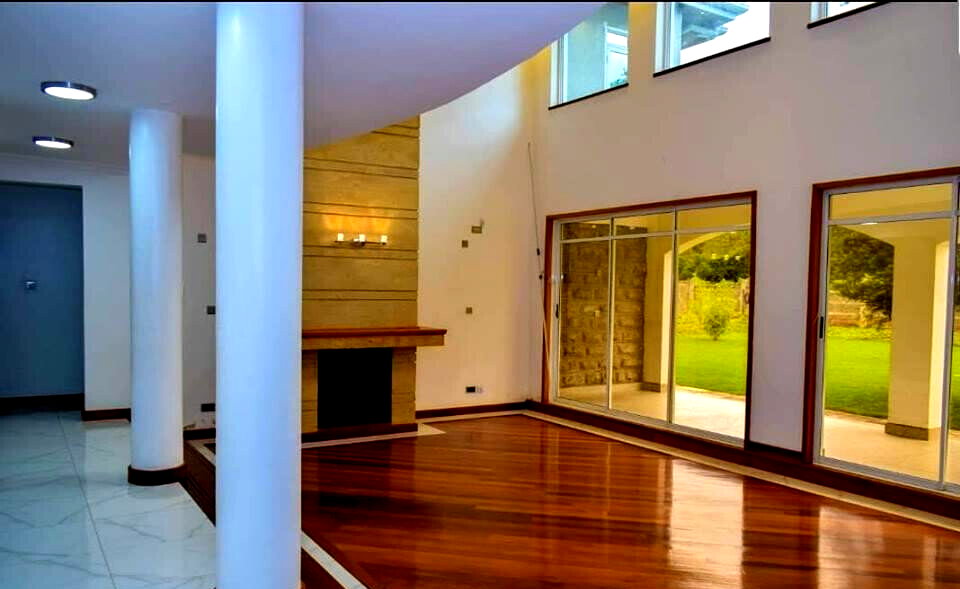Half-Acre Villa with Private Jacuzzi & Kitchenette – Karen