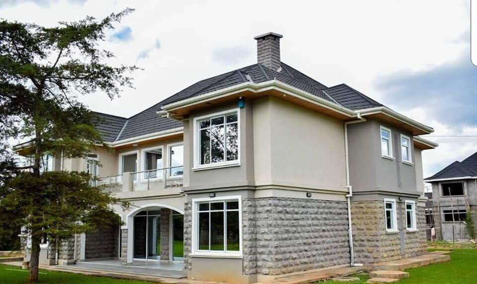Half-Acre Villa with Private Jacuzzi & Kitchenette – Karen