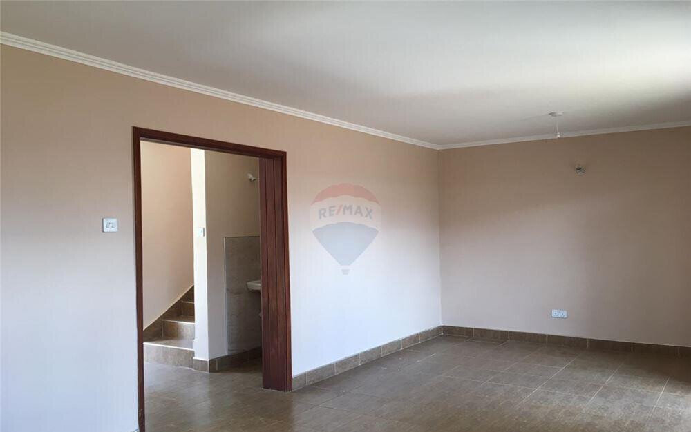 3BR Refurbished Townhouse with SQ & Balcony – Langata