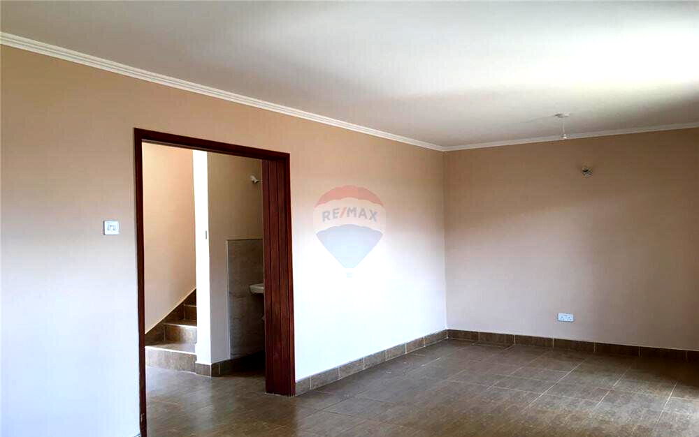3BR Refurbished Townhouse with SQ & Balcony – Langata