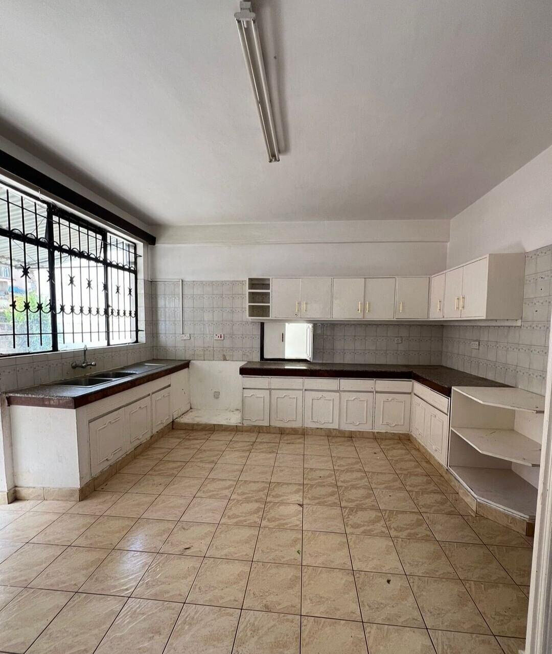 5 En-Suite Bedrooms with DSQ in Exclusive 10-Unit Complex - Kilimani