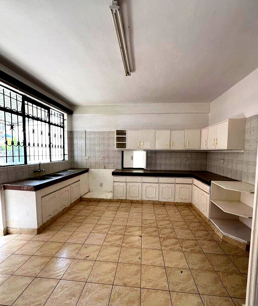 5 En-Suite Bedrooms with DSQ in Exclusive 10-Unit Complex - Kilimani