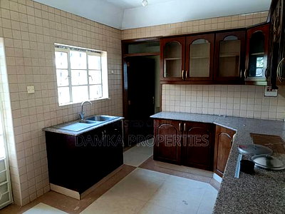 8bdrm Bungalow in Milimani for rent - Image 6