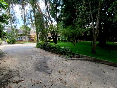 8bdrm Bungalow in Milimani for rent - Image 2