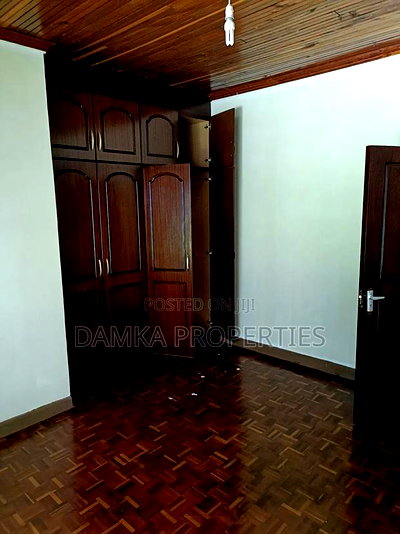 8bdrm Bungalow in Milimani for rent - Image 9