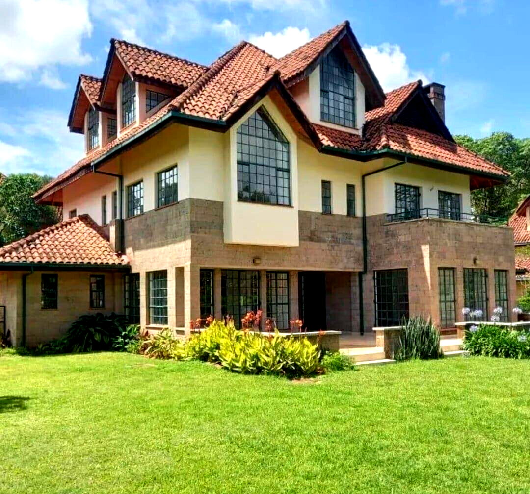 5BR Townhouse with Fireplace & Pool Access - Lower Kabete