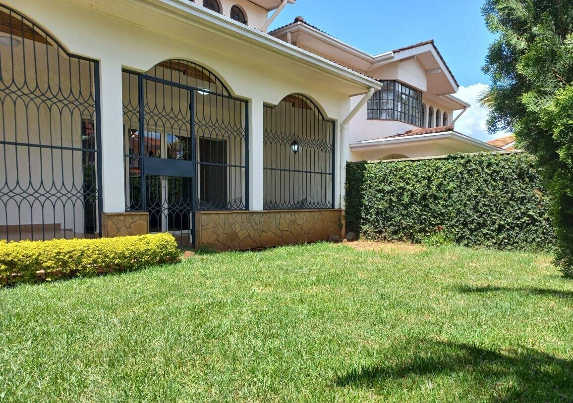 5-Ensuite Townhouse with DSQ & Wooden Floors - Westlands