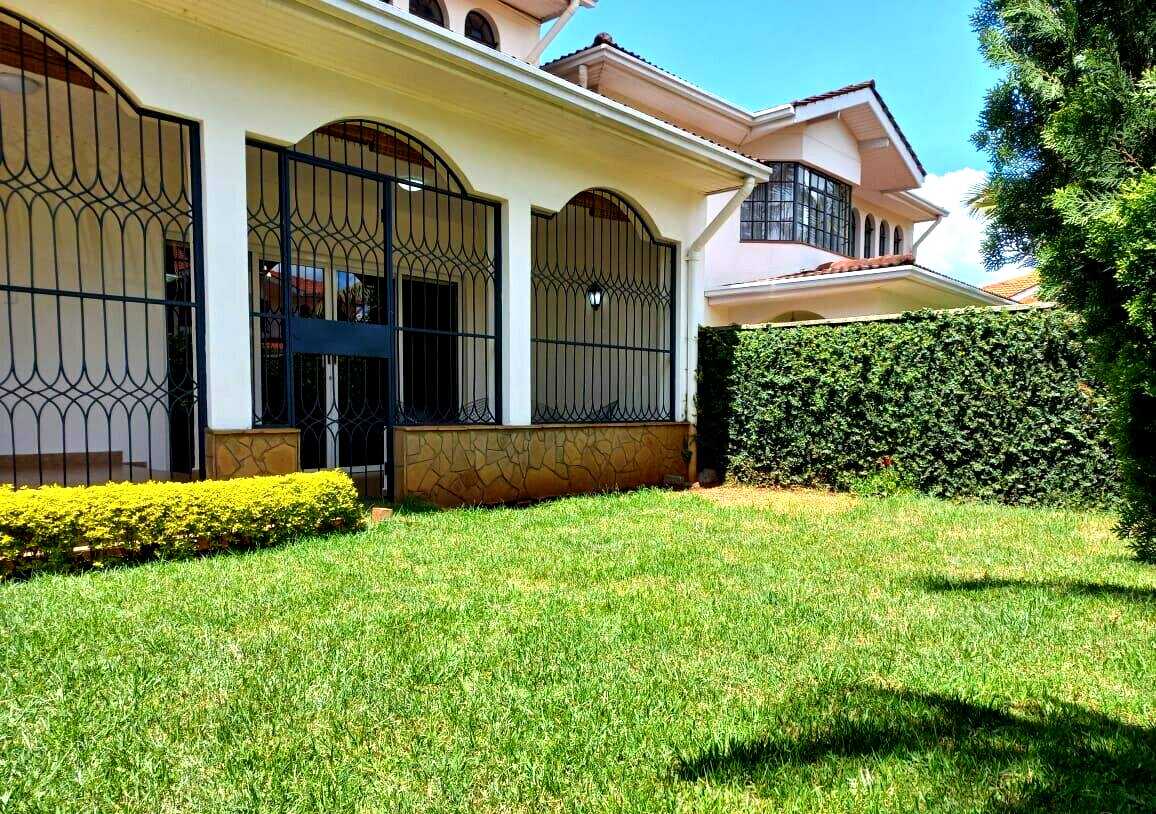 5-Ensuite Townhouse with DSQ & Wooden Floors - Westlands