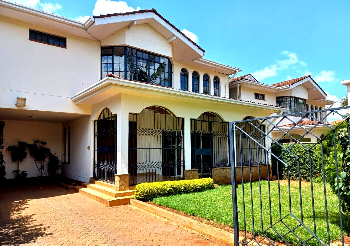 5-Ensuite Townhouse with DSQ & Wooden Floors - Westlands