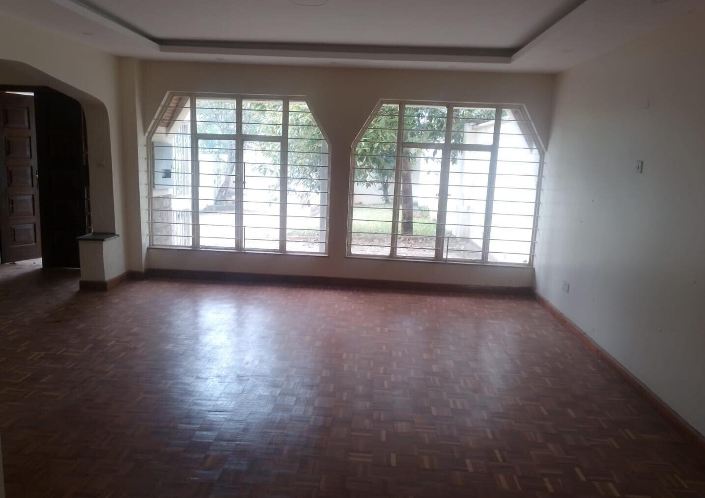 Spacious 4-Bed Townhouse with Large Garden - Westlands