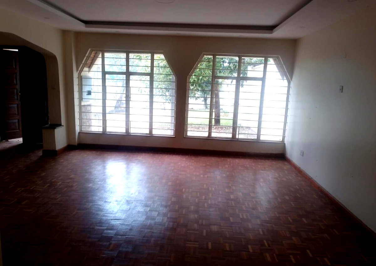 Spacious 4-Bed Townhouse with Large Garden - Westlands