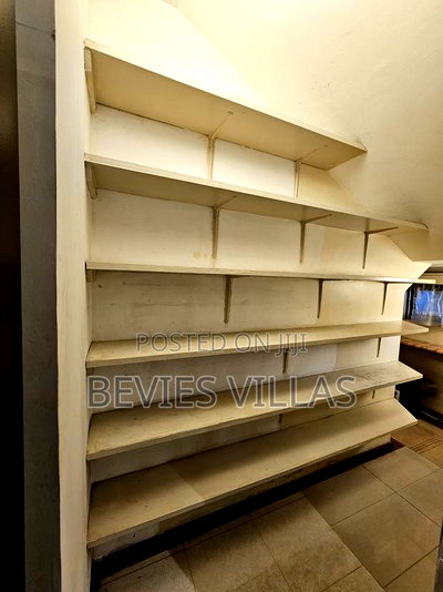 Furnished 3bdrm Apartment in Parklands for rent - Image 2