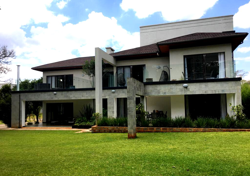 5-Ensuite Townhouse with Private Garden & Guest Room – Karen
