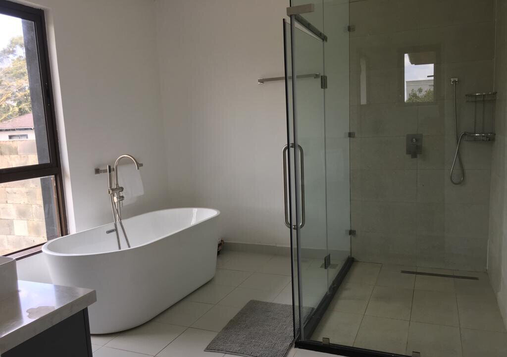 5-Ensuite Townhouse with Private Garden & Guest Room – Karen